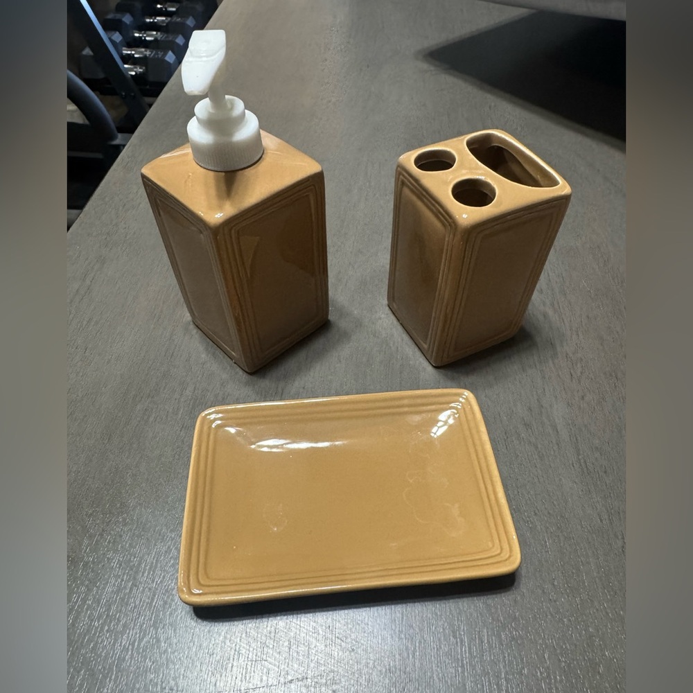 Bathroom Accessory Set